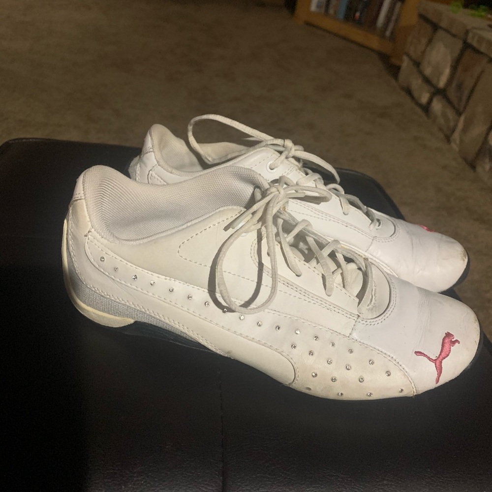 Ladies / big girls puma tennis shoes